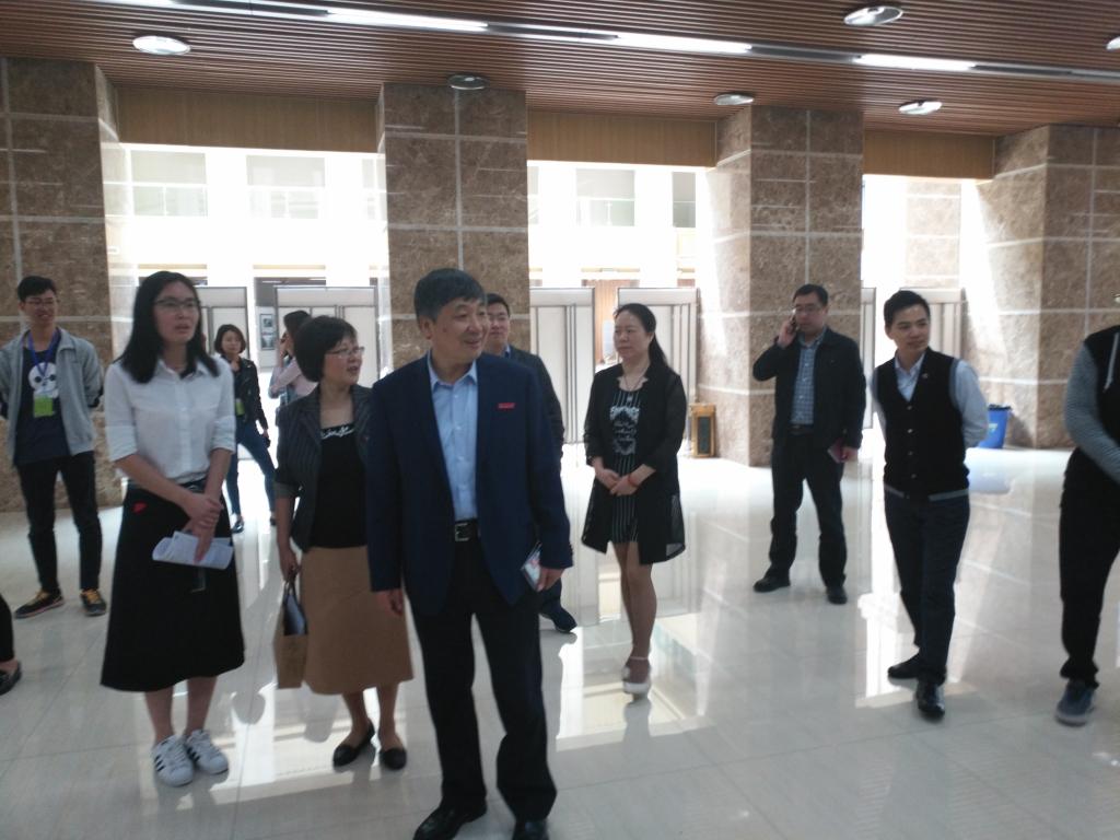 猫都论坛
成功举办化学生物专场招聘会