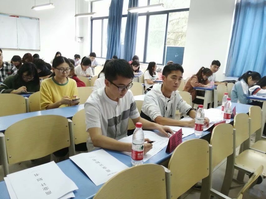 猫都论坛
举办第二届“创业沙龙”活动